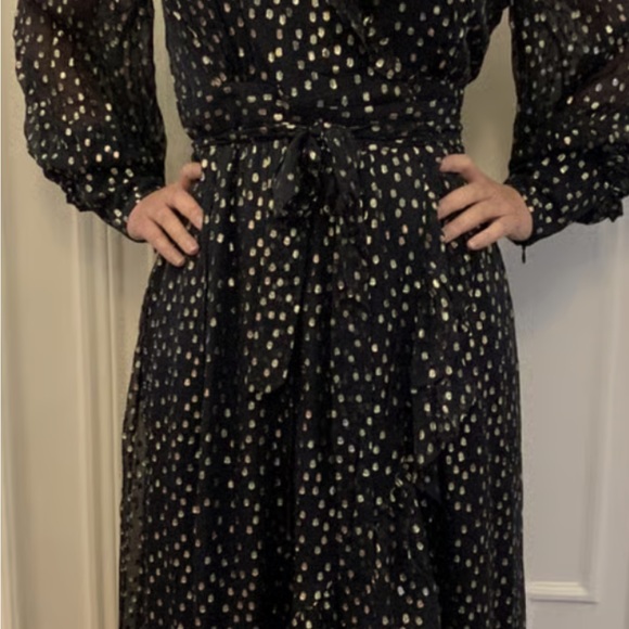 STUNNING ZIMMERMANN
Metallic polka-dot wrap dress. - Picture 2 of 5